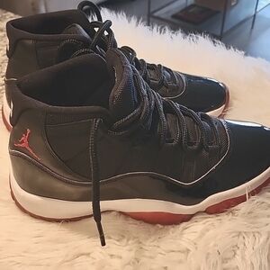 Mens Retro Jordan 11 BRED 2019. Size 8.5